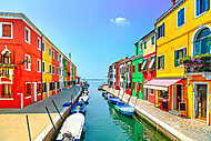 Velencei mérföldkő, Burano sziget-csatorna, színes házak és csón vászonkép, poszter vagy falikép